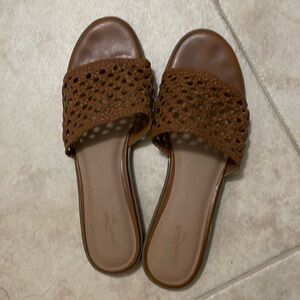 Universal Thread Brown Woven Slide Sandals